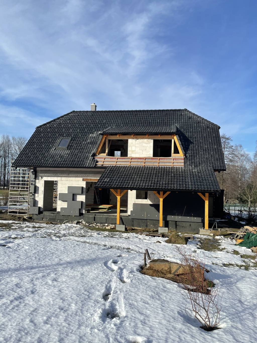 Střecha na míru, Rodinný dům v Dobraticích | RoofMont.cz